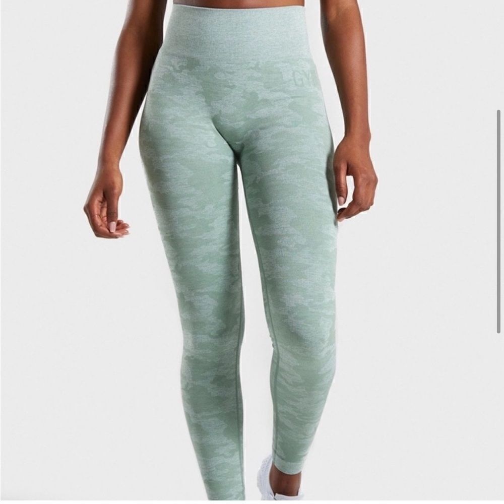 Gymshark Camo Green Scrunch Butt Leggings Women’s Large
